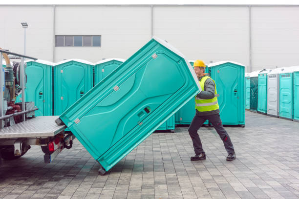 Best Portable bathroom rental  in Plainview, NY